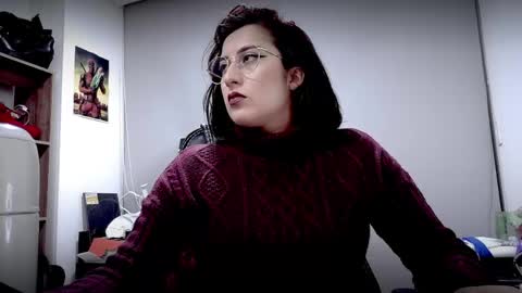 Snapshot of scarlett_sen chatting on April 2026 02:26:01 PM Mistress Scarlett online show from April 2026 02:26:01 PM