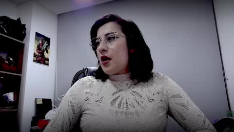 Snapshot of scarlett_sen chatting on April 2026 02:14:01 PM Mistress Scarlett online show from April 2026 02:14:01 PM