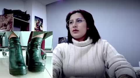 Snapshot of scarlett_sen chatting on April 2026 01:27:02 PM Mistress Scarlett online show from April 2026 01:27:02 PM