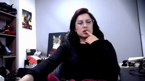 Snapshot of scarlett_sen chatting on April 2026 03:10:02 PM Mistress Scarlett online show from April 2026 03:10:02 PM