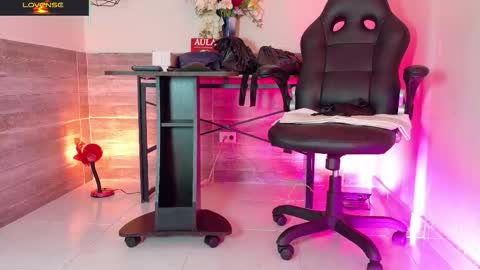 Scarlett Hot online show from January 2026 12:10:01 PM