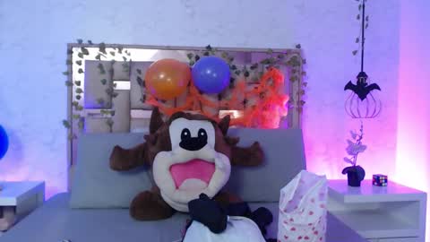 Scarlet online show from October 2025 11:43:02 AM