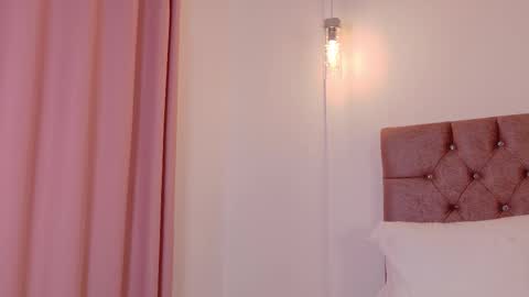 scarlettt_moon online show from October 2025 07:35:02 PM