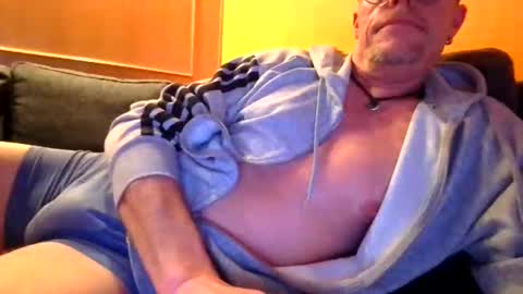 Snapshot of schmuhbaer1 chatting on November 2025 07:19:01 AM schmuhbaer1 online show from November 2025 07:19:01 AM