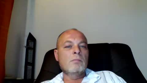 schnibschnab online show from October 2025 01:38:01 AM