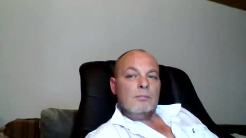 schnibschnab online show from October 2025 01:48:02 AM