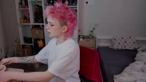 Snapshot of school_love chatting on December 2025 07:14:02 AM Rina online show from December 2025 07:14:02 AM