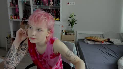 Snapshot of school_love chatting on December 2025 07:03:01 AM Rina online show from December 2025 07:03:01 AM