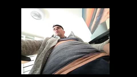 schosch01 online show from April 2026 12:40:01 PM