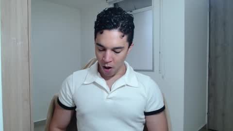 Snapshot of scott_brasher1 chatting on January 2025 08:39:01 PM Twitter Scott brasher1 Instagram Camiloestuardo2 online show from January 2025 08:39:01 PM