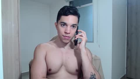 Snapshot of scott_brasher1 chatting on January 2025 10:19:01 PM Twitter Scott brasher1 Instagram Camiloestuardo2 online show from January 2025 10:19:01 PM