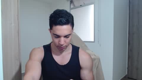 Snapshot of scott_brasher1 chatting on January 2025 07:46:01 PM Twitter Scott brasher1 Instagram Camiloestuardo2 online show from January 2025 07:46:01 PM