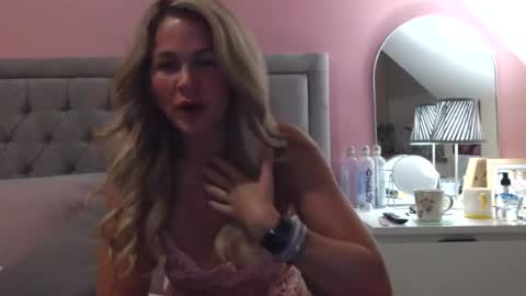 Scottishlass1985 online show from August 2026 10:12:01 PM