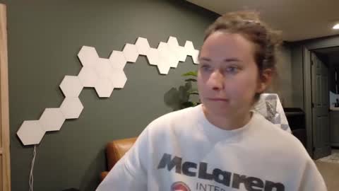 Scout has fun online show from November 2025 03:16:01 AM