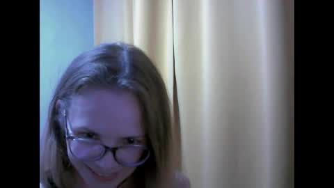 Snapshot of sea_dream chatting on September 2025 04:17:01 PM SEA Dream online show from September 2025 04:17:01 PM