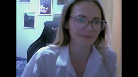 Snapshot of sea_dream chatting on September 2025 09:35:02 AM SEA Dream online show from September 2025 09:35:02 AM