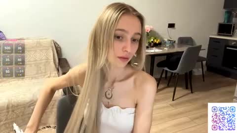 Snapshot of seasonhamiss chatting on April 2026 07:38:02 PM Kate online show from April 2026 07:38:02 PM