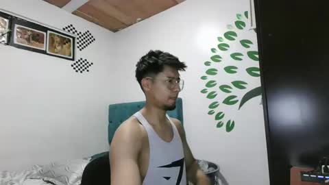 Snapshot of sebas_baby chatting on November 2025 10:08:02 PM SEBASTIAN online show from November 2025 10:08:02 PM