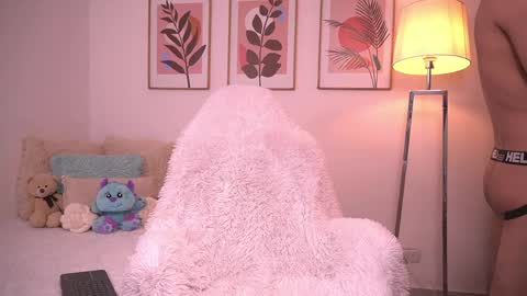Snapshot of sebas_cat chatting on June 2026 01:37:01 PM Sebastian Alvarez online show from June 2026 01:37:01 PM