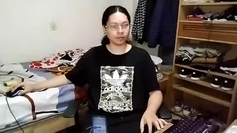 Snapshot of sebasslops chatting on December 2024 07:10:01 PM Sebas online show from December 2024 07:10:01 PM