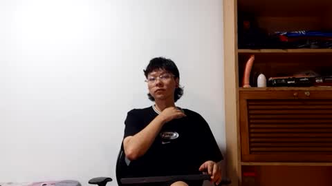 Snapshot of sebasslops chatting on January 2026 04:59:01 AM Sebas online show from January 2026 04:59:01 AM