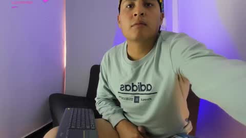 Snapshot of sebastian_col chatting on February 2025 07:05:02 PM Sebastian Col online show from February 2025 07:05:02 PM