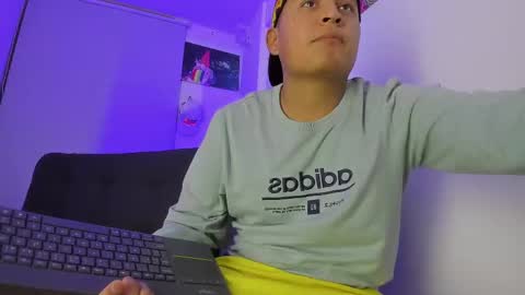 Snapshot of sebastian_col chatting on February 2025 04:22:02 AM Sebastian Col online show from February 2025 04:22:02 AM