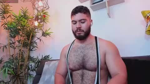 Instagram jeanpaulfit  online show from April 2026 10:34:02 PM