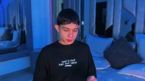 Snapshot of sebax_00 chatting on June 2026 08:44:01 PM Sebastian online show from June 2026 08:44:01 PM
