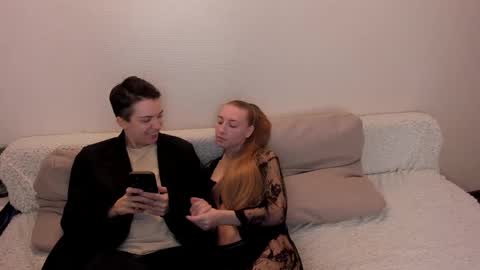 Amanda and  pair in a real life we love each other but can play with you online show from December 2025 05:53:01 PM