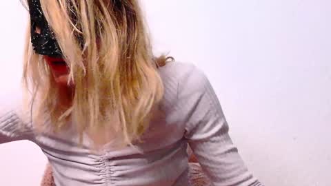 Anni online show from December 2024 04:00:01 AM