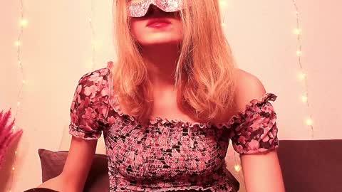 Anni online show from January 2025 02:46:01 PM