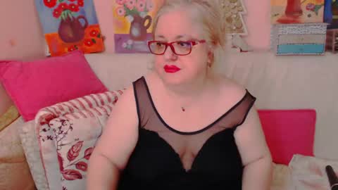 Snapshot of secretloverbbw chatting on May 2026 07:21:01 PM Alice online show from May 2026 07:21:01 PM