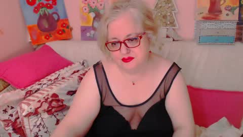 Snapshot of secretloverbbw chatting on May 2026 07:09:02 PM Alice online show from May 2026 07:09:02 PM