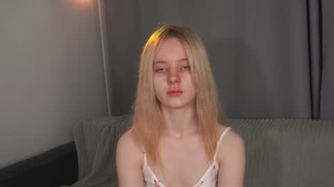 Snapshot of seebunny chatting on June 2026 05:15:02 PM See Its honey bunny im Lana online show from June 2026 05:15:02 PM