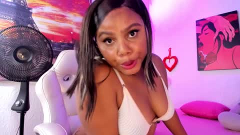 Snapshot of seexy_queen chatting on December 2024 09:02:02 PM Queen online show from December 2024 09:02:02 PM