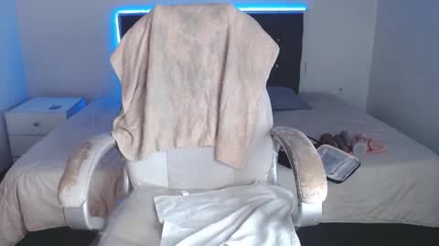 Selena online show from January 2026 02:22:02 PM