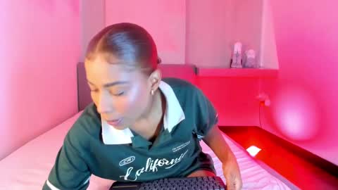 Selena online show from September 2025 10:31:01 AM