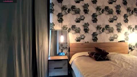 Snapshot of selena_rase chatting on October 2025 04:02:02 AM Selena online show from October 2025 04:02:02 AM