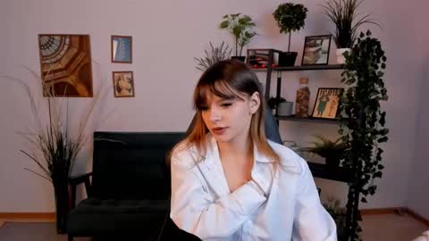 Selena ntmy online show from February 2025 05:04:02 PM