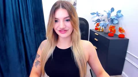 selenaemoore online show from October 2025 07:36:02 PM