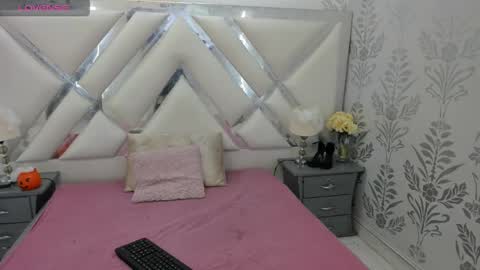 Selena reyess online show from October 2025 08:29:01 PM