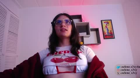 Snapshot of selene_cutie chatting on March 2026 11:32:01 PM Selene help me with 50 thumbs up online show from March 2026 11:32:01 PM