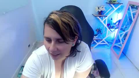 Snapshot of selene_mom chatting on March 2026 04:35:02 PM selene online show from March 2026 04:35:02 PM