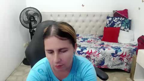 Snapshot of selene_mom chatting on April 2026 01:53:01 PM selene online show from April 2026 01:53:01 PM