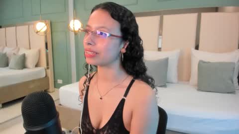 Snapshot of selene_rousse chatting on September 2025 03:08:02 AM Selene Rousse online show from September 2025 03:08:02 AM
