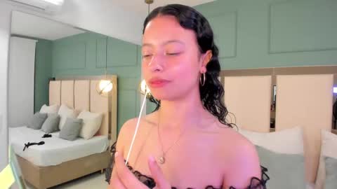 Snapshot of selene_rousse chatting on October 2025 03:26:02 AM Selene Rousse online show from October 2025 03:26:02 AM