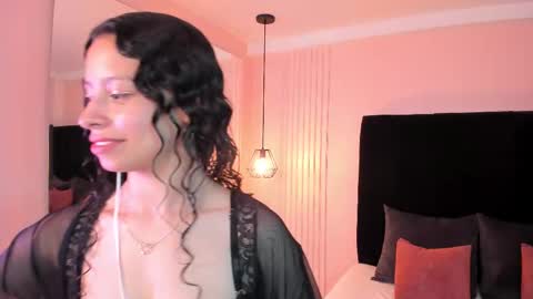 Snapshot of selene_rousse chatting on October 2025 03:15:01 AM Selene Rousse online show from October 2025 03:15:01 AM