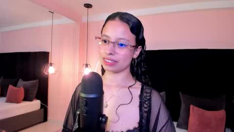 Snapshot of selene_rousse chatting on October 2025 04:12:01 AM Selene Rousse online show from October 2025 04:12:01 AM