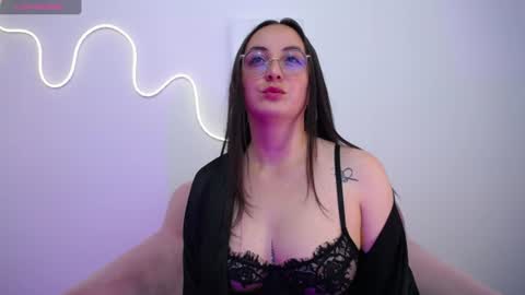 selene_swee online show from July 2026 05:42:02 PM